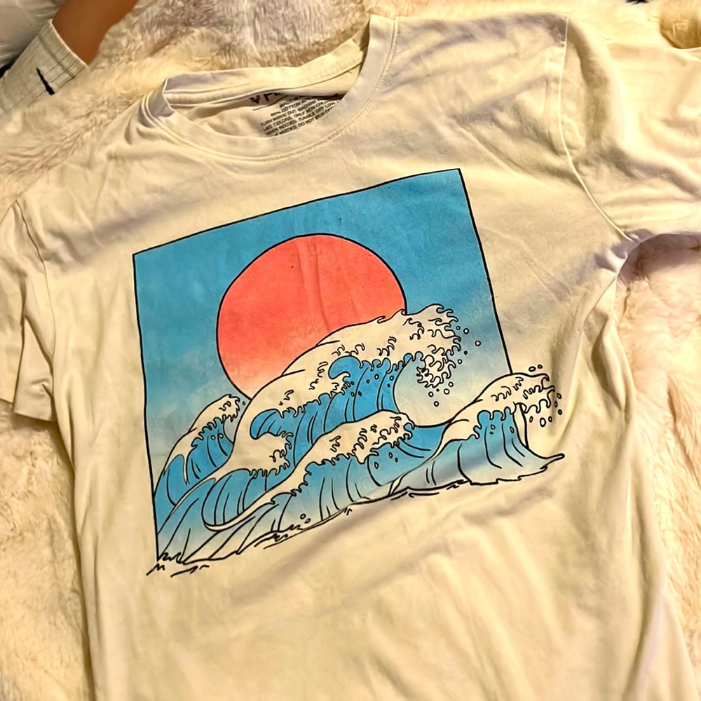 White aesthetic beach shirt